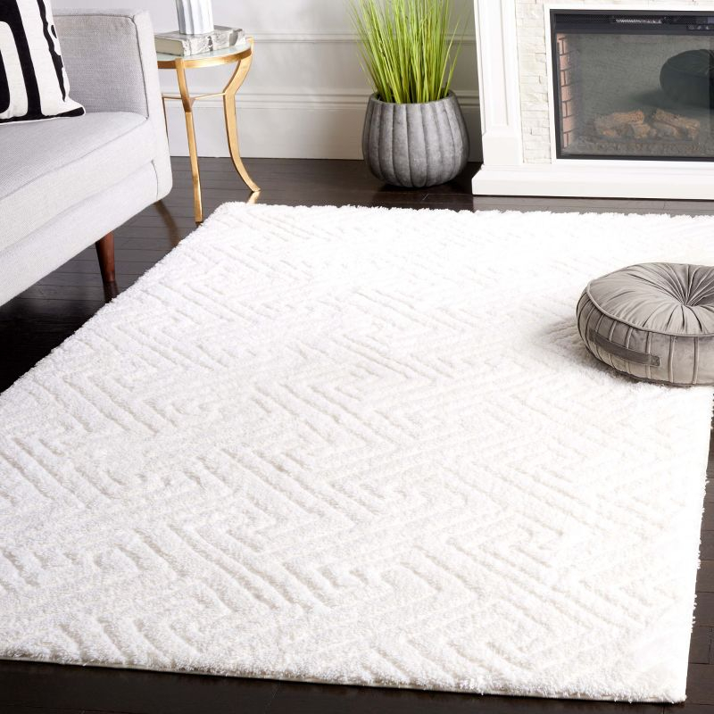 Tahoe Shag THO652 Power Loomed Indoor Area Rug - White - 4'x6' - Safavieh