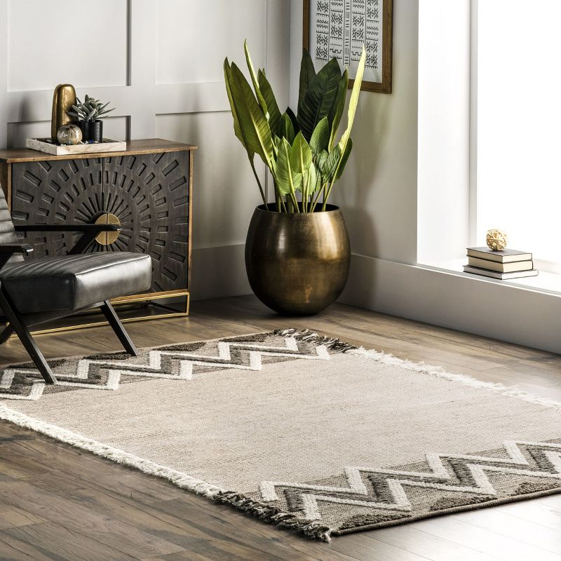 Nuloom Dylan Geometric 5x8 Wool Shag Indoor Area Rug for Living Room Bedroom Dining Room Nursery Kitchen, Beige/Ivory