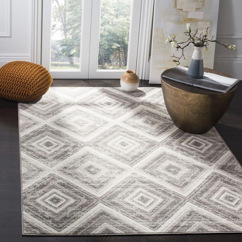 Skyler SKY120 Power Loomed Indoor Area Rug - Grey/Ivory - 4'x6' - Safavieh