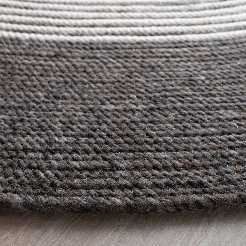 Braided BRD904 Hand Woven Indoor Accent Rug - Charcoal/Ivory - 3' Round - Safavieh