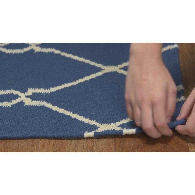 Trace TRC101 Hand Tufted Indoor Accent Rug - Ivory - 2'x3' - Safavieh