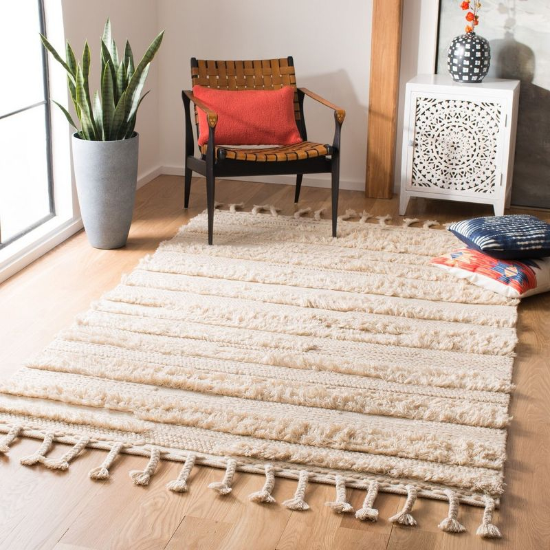 Casablanca CSB450 Hand Woven Indoor Area Rug - Beige - 5'x8' - Safavieh