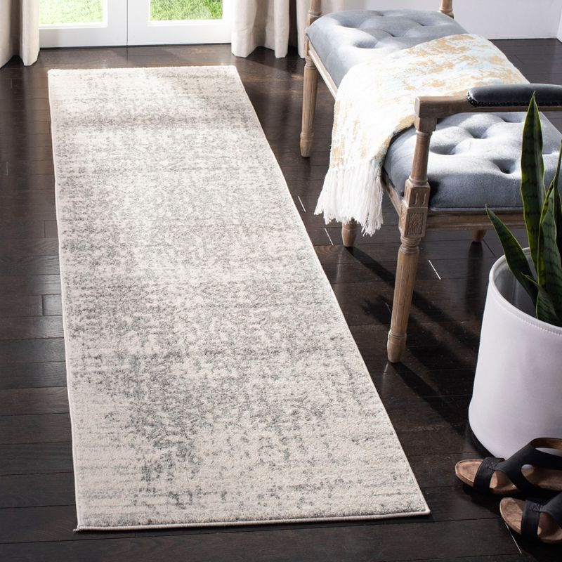 Madison MAD603 Power Loomed Indoor Area Rug - Silver/Ivory - 8'x10' - Safavieh