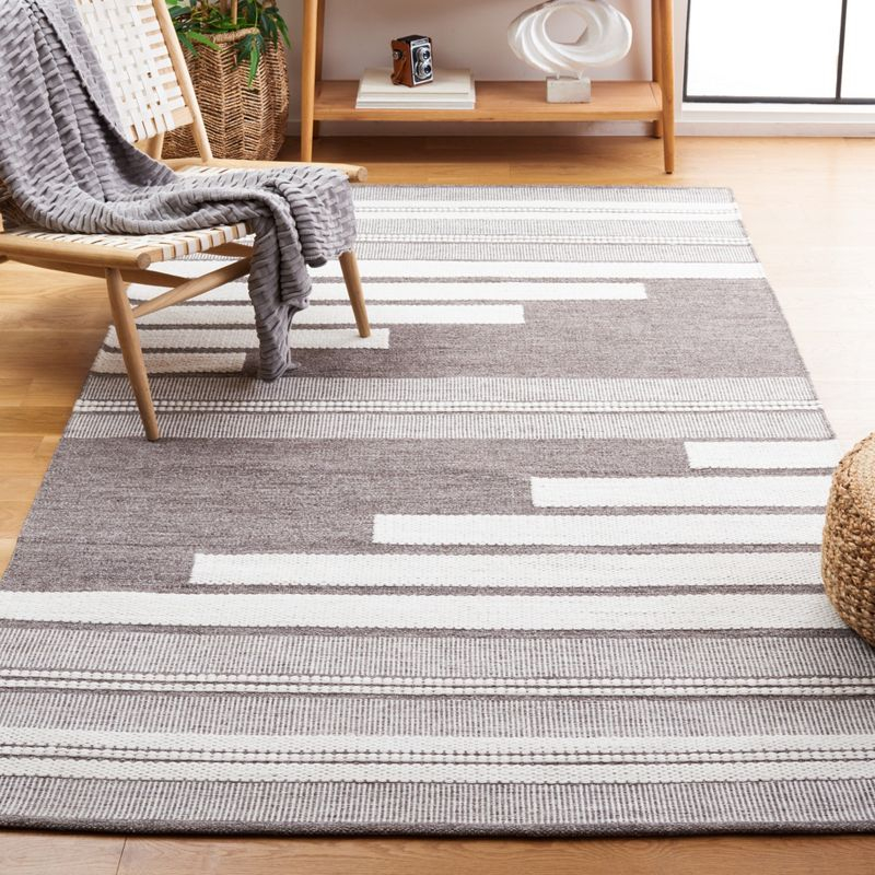 Safavieh Kilim Hand Woven Performance Striped Rug