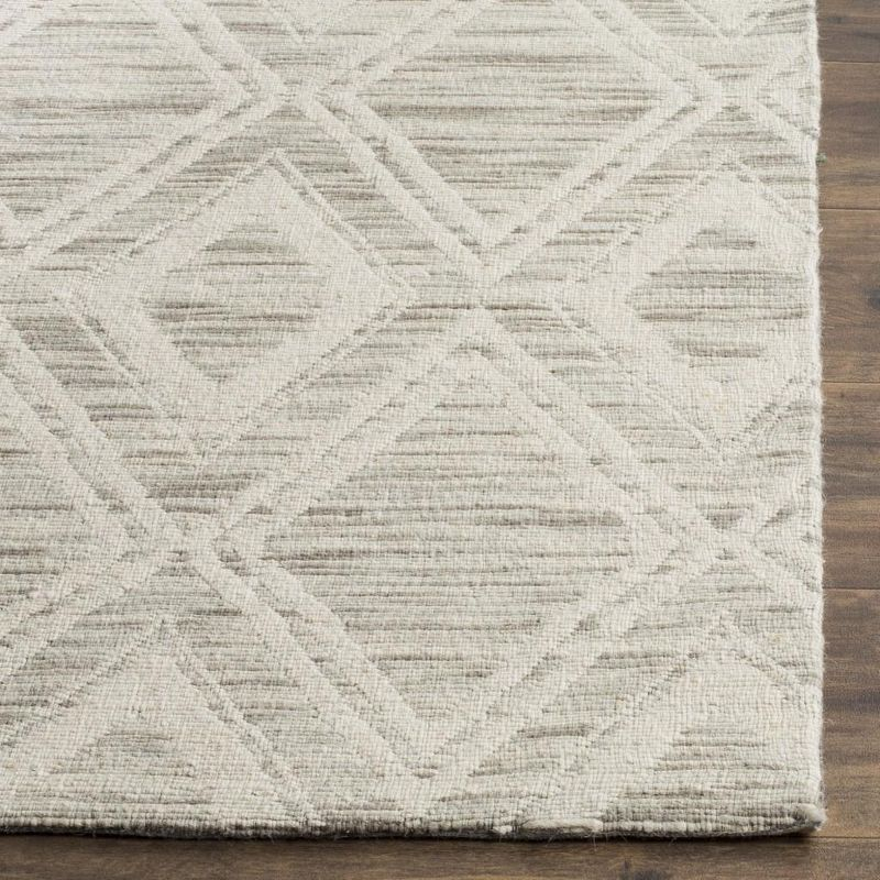 Marbella MRB312 Hand Loomed Indoor Area Rug - Light Brown/Ivory - 8'x10' - Safavieh