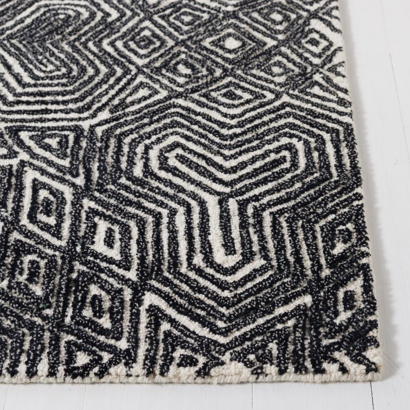 Micro-Loop MLP956 Hand Tufted Indoor Area Rug - Ivory/Black - 8'x10' - Safavieh