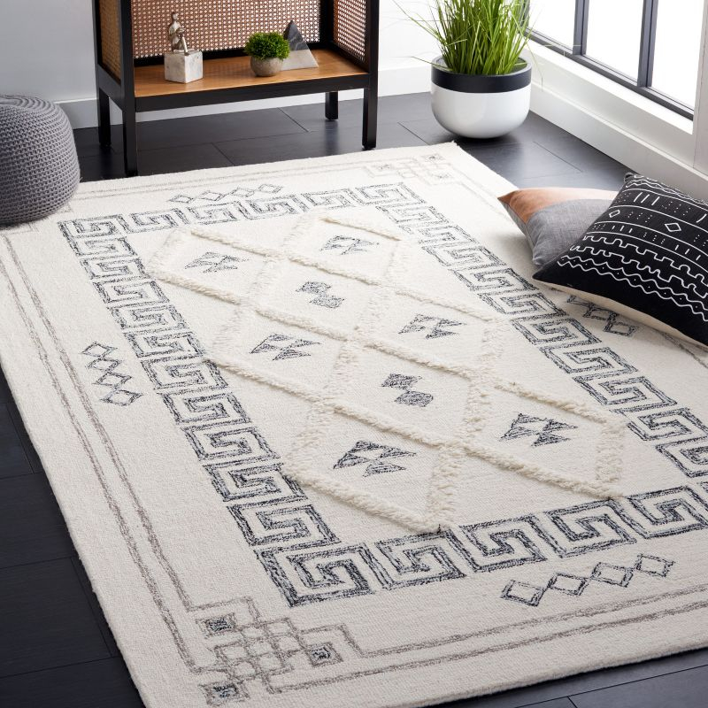 Casablanca CSB989 Hand Tufted Indoor Area Rug - Ivory/Black - 8'x10' - Safavieh
