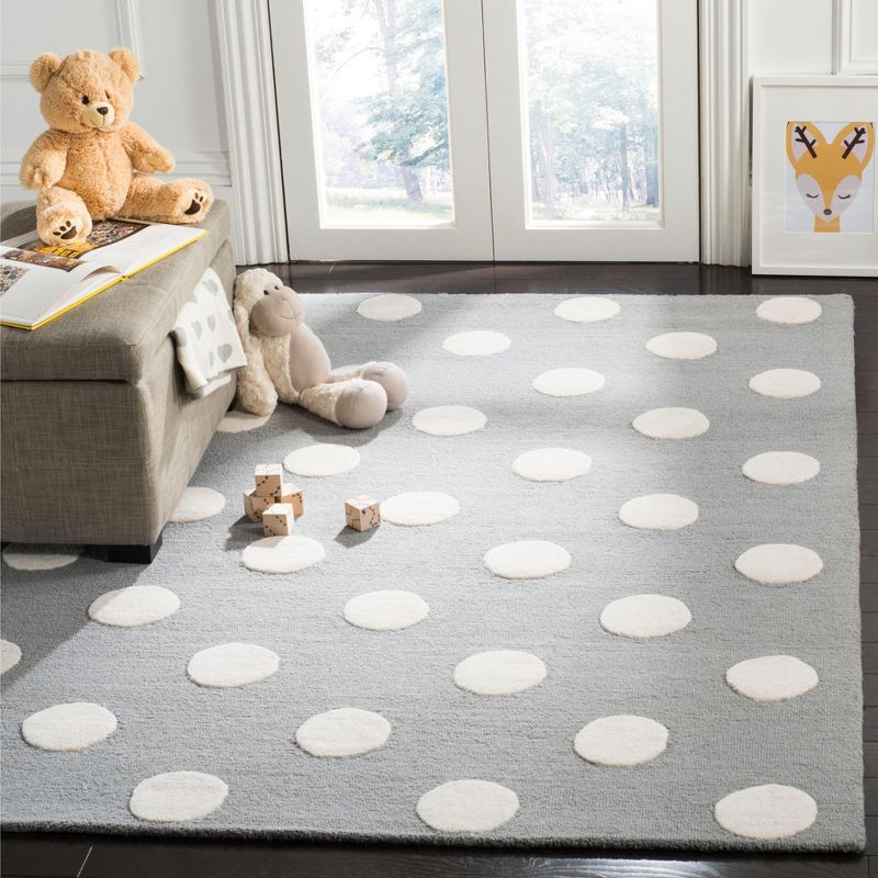 Safavieh Kids Polka Dots SFK904 Hand Tufted Indoor Accent Rug - Grey/Ivory - 4'x6' - Safavieh
