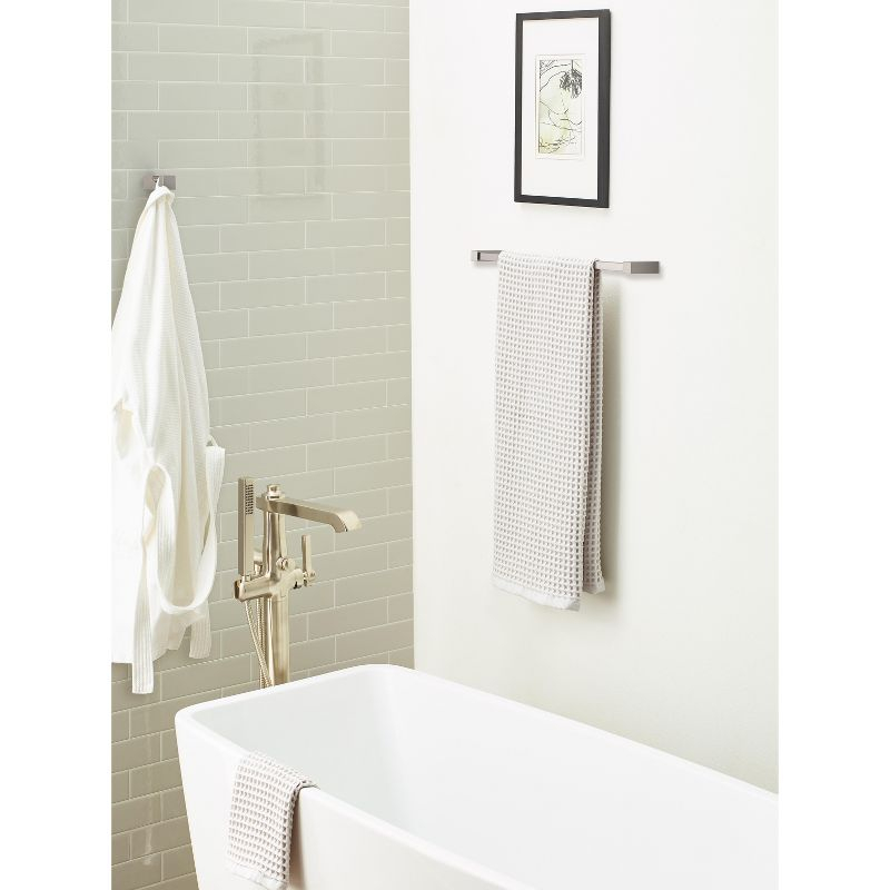 Amerock Monument Brushed Nickel 18 inch (457mm) Towel Bar