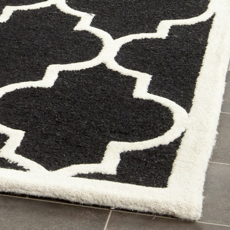 Cambridge CAM134 Tufted Indoor Area Rug - Black/Ivory - 6'x9' - Safavieh