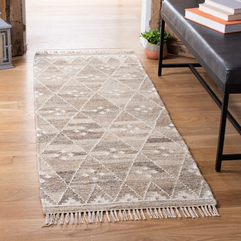 Natural Kilim NKM316 Hand Woven Runner Rug - Natural/Ivory - 2'3"x8' - Safavieh.