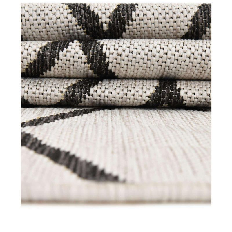 Jill Zarin 7' 0 x 10' 0 Rectangle Indoor/Outdoor Ivory Area Rug
