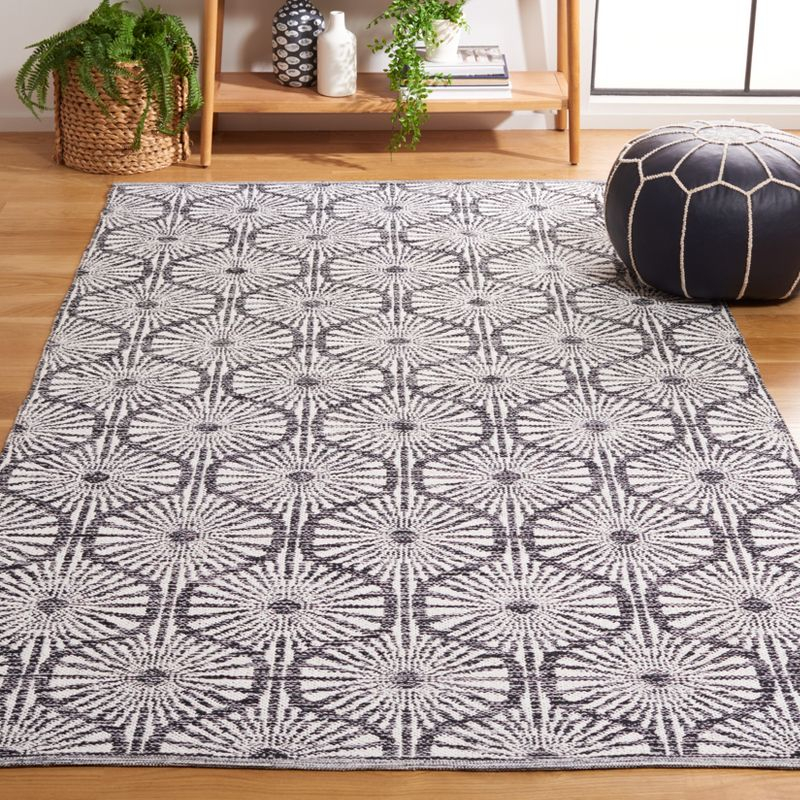 Montauk MTK606 Hand Woven Indoor Accent Rug - Black/Ivory - 3'x5' - Safavieh