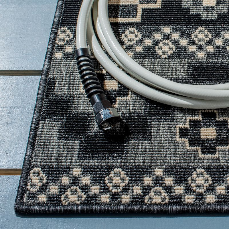 Veranda VER095 Power Loomed Indoor/Outdoor Area Rug - Black/Beige - 5'3"x7'7" - Safavieh.