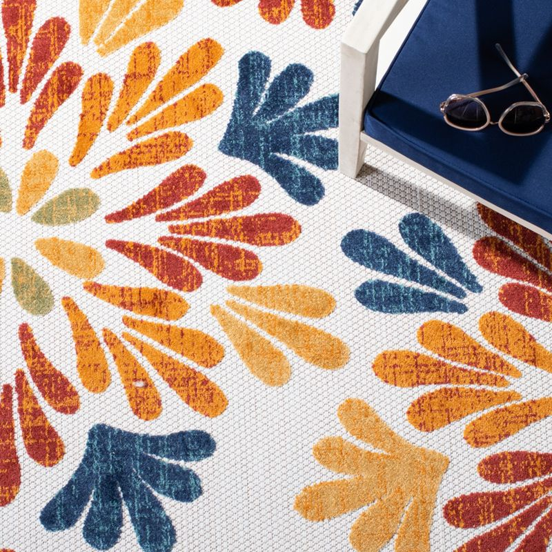 Cabana CBN800 Power Loomed Indoor and Outdoor Area Rug - Creme/Red - 5'3"x5'3" - Safavieh.