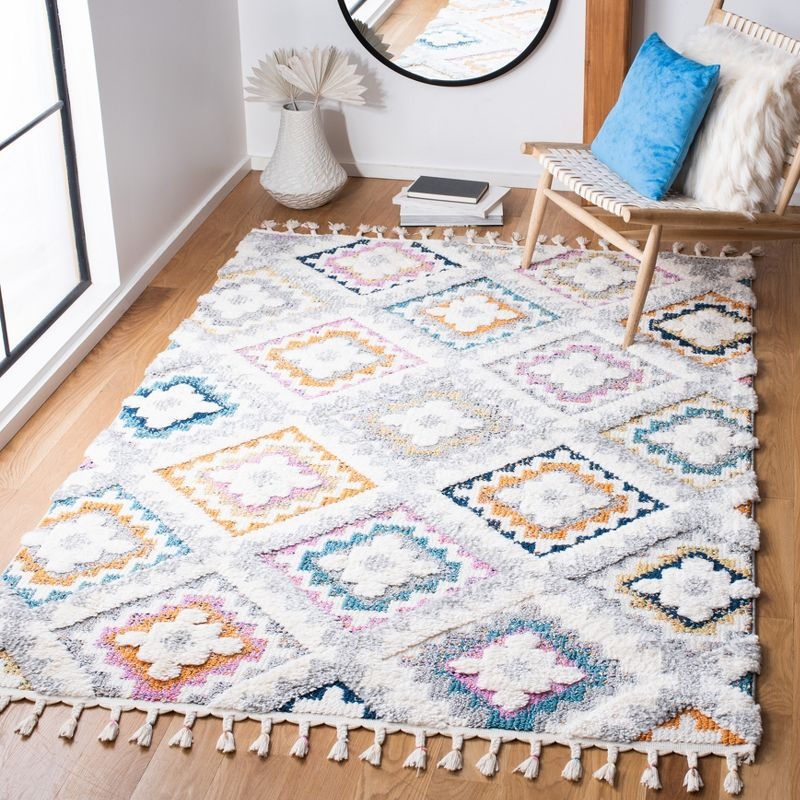Moroccan Fringe Shag MFG106 Power Loomed Area Rug - Grey/Ivory - 4'x6' - Safavieh.