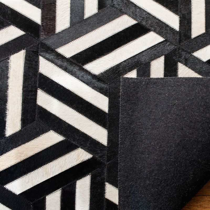 Studio Leather STL219 Hand Woven Accent Rug - Ivory/Black - 2'3"x5' - Safavieh.
