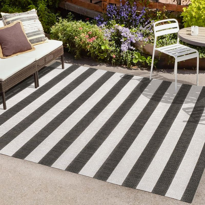 4' x 6' Negril Two-Tone Wide Stripe Indoor/Outdoor Area Rug, Black/Cream - JONATHAN Y