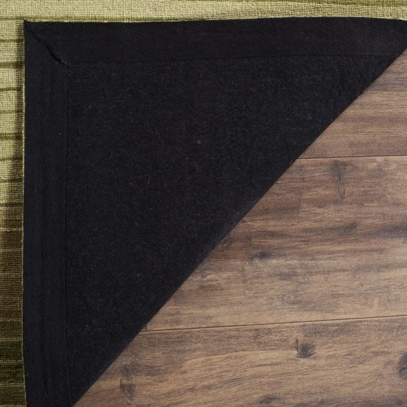Marbella MRB283 Hand Loomed Indoor Accent Rug - Green - 2'3"x4' - Safavieh.