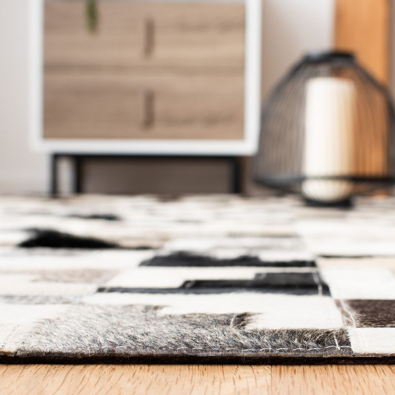 Studio Leather STL172 Hand Woven Runner Rug - Ivory/Black - 2'3"x7' - Safavieh.