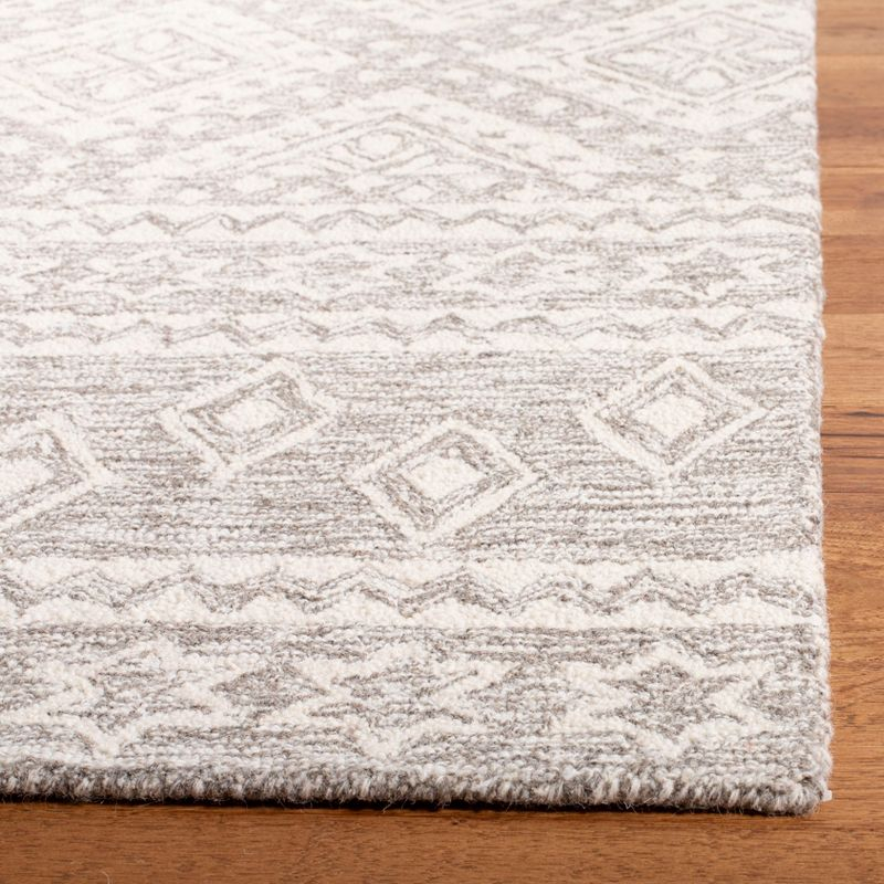 Micro-Loop MLP501 Hand Tufted Indoor Area Rug - Dark Grey/Ivory - 5'x8' - Safavieh