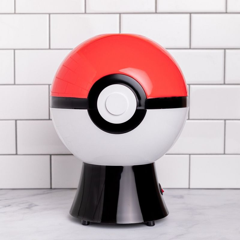 Uncanny Brands Pokmon Pokeball Popcorn Maker
