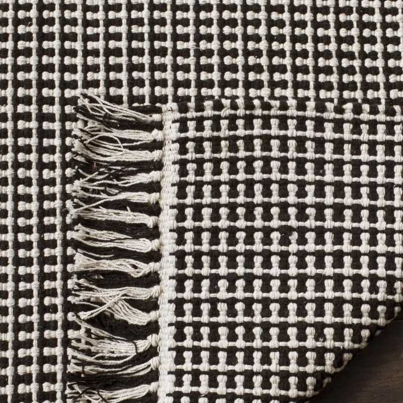 Montauk MTK340 Hand Woven Indoor Area Rug - Ivory/Black - 6'x6' - Safavieh
