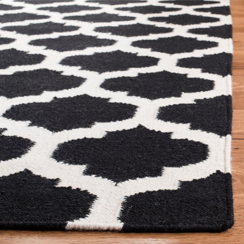 Dhurries DHU623 Hand Woven Area Rug - Black/Ivory - 8'x10' - Safavieh.
