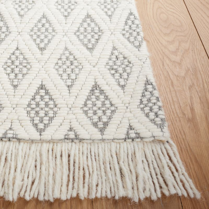 Natura NAT865 Hand Woven Indoor Area Rug - Ivory/Grey - 4'x6' - Safavieh