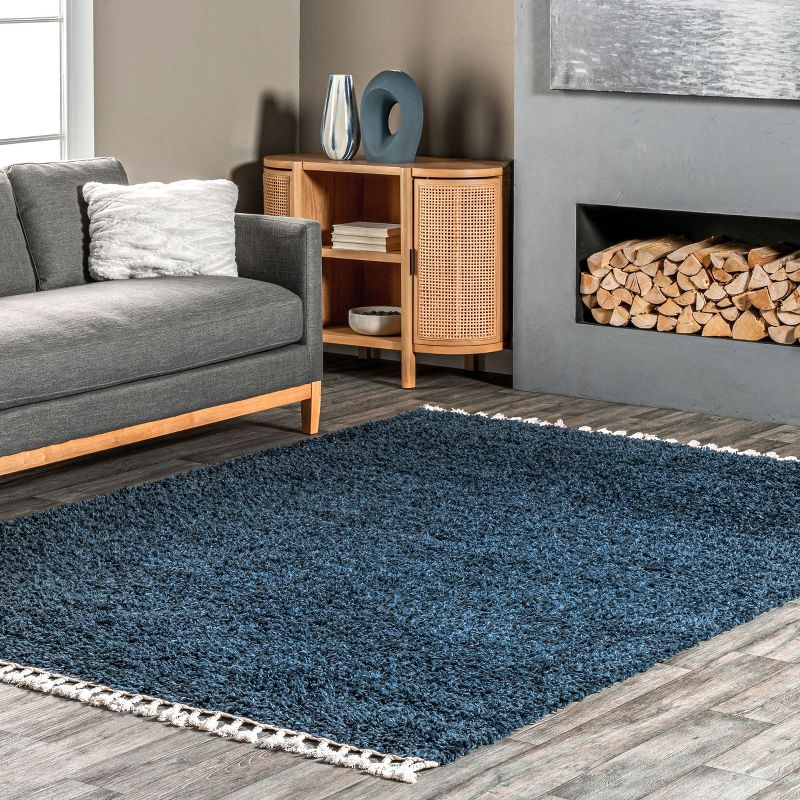 Nuloom Neva Solid 2x3 Accent Shag Indoor Area Rug for Living Room Bedroom Dining Room Nursery Entryway, Navy/Ivory