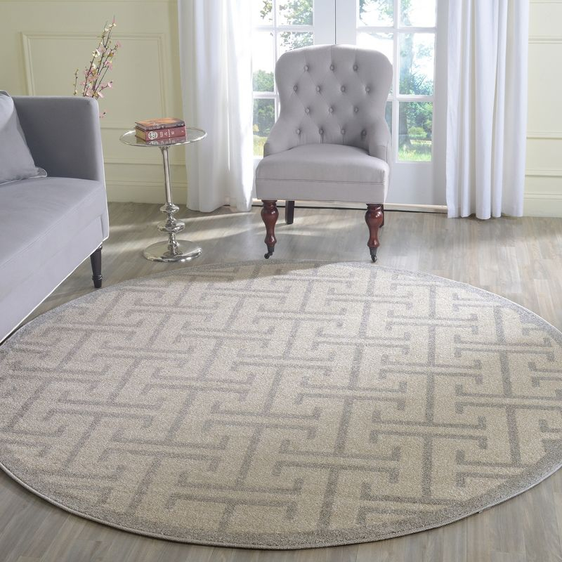 Amherst AMT404 Power Loomed Area Rug - Ivory/Light Grey - 7' Round - Safavieh.