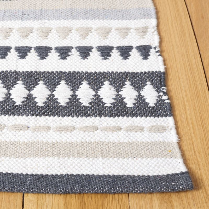 Montauk MTK451 Hand Woven Runner Rug - Grey/Ivory - 2'3"x9' - Safavieh.
