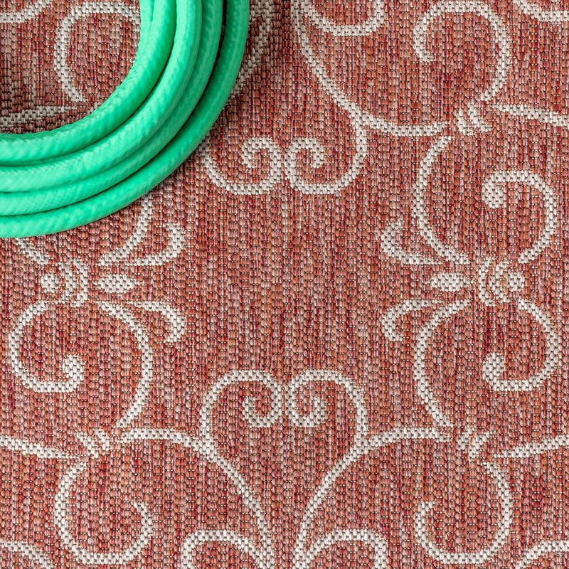 5' Round Charleston Vintage Filigree Textured Weave Indoor/Outdoor Area Rug, Red/Beige - JONATHAN Y