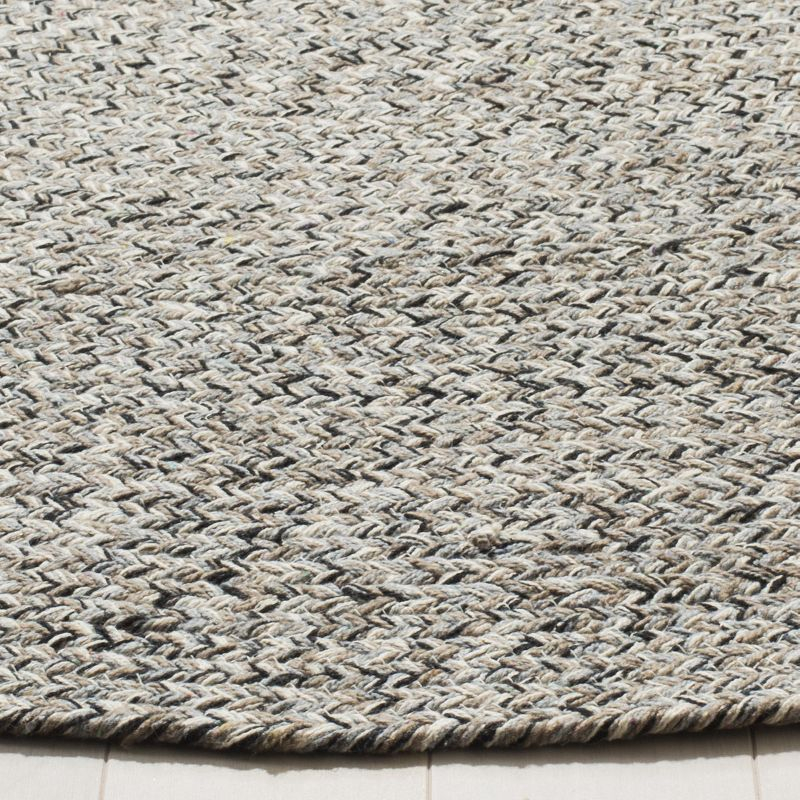 Braided BRD256 Hand Woven Indoor Accent Rug - Ivory/Steel Grey - 3' Round - Safavieh