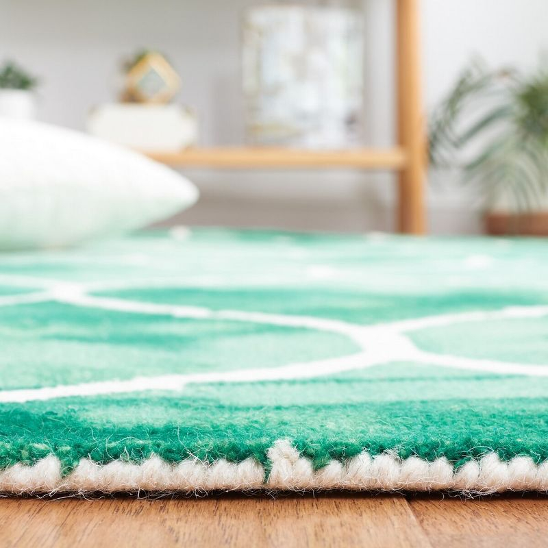 Dip Dye DDY685 Hand Tufted Area Rug - Green/Ivory - 7'x7' - Safavieh.