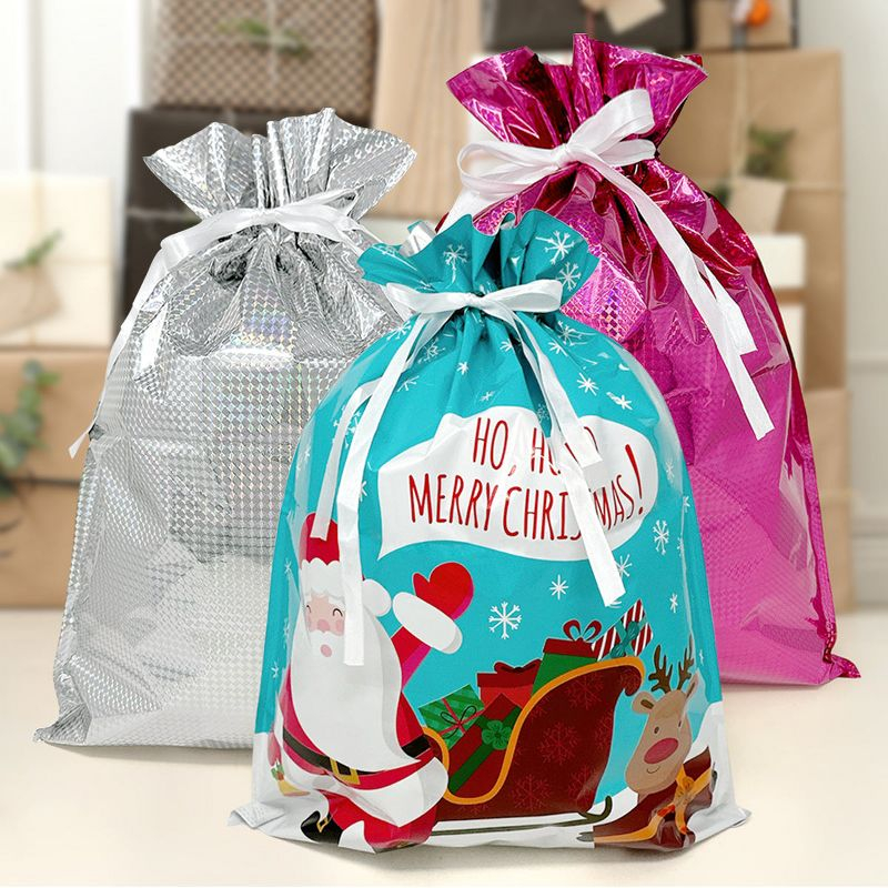 Wrapables Aluminum Foil Christmas Holiday Drawstring Gift Bags for Party Favors, Goodie Bag, Treats, Gift Wrap, Parties Red & Green (Set of 10)
