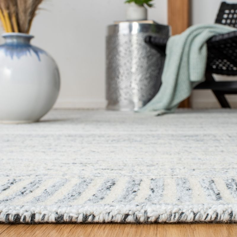 Roslyn ROS804 Hand Tufted Area Rug - Grey/Ivory - 8'x10' - Safavieh.