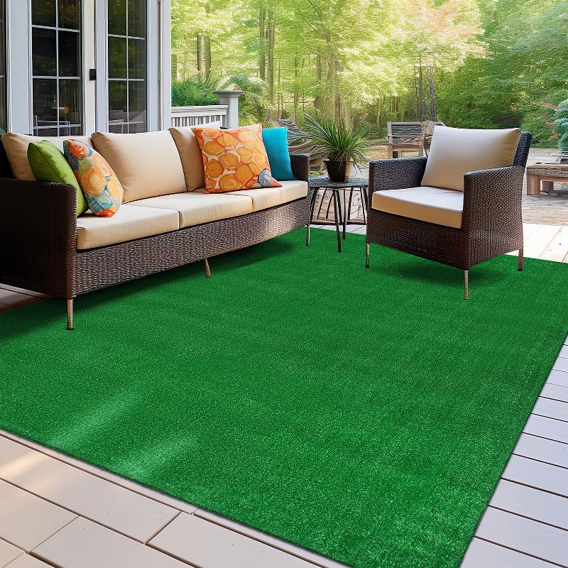 World Rug Gallery Artificial Turf Solid Grass Indoor Outdoor Area Rug - GREEN 5'x7'