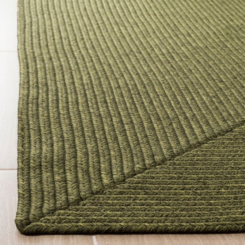 Braided BRD315 Hand Woven Area Rug - Green - 4'x4' - Safavieh.