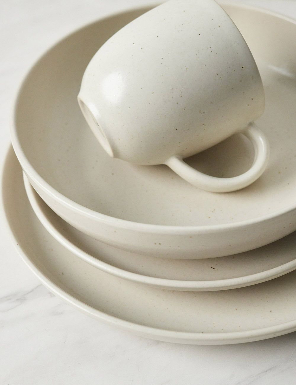 Pacifica Stoneware Dinnerware by Casafina - Vanilla / 5-Piece Set