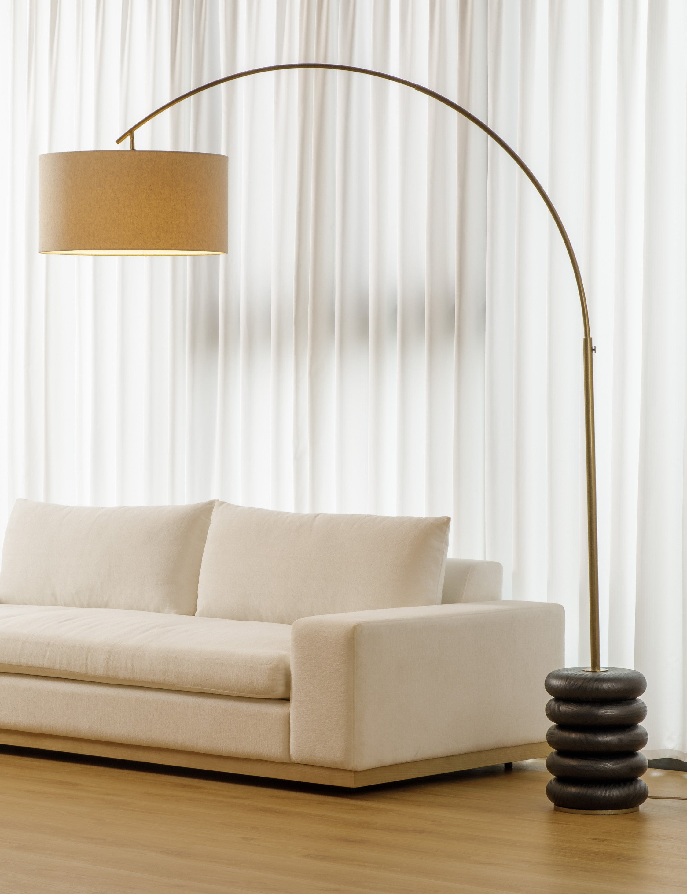 Linus Arc Floor Lamp - Black