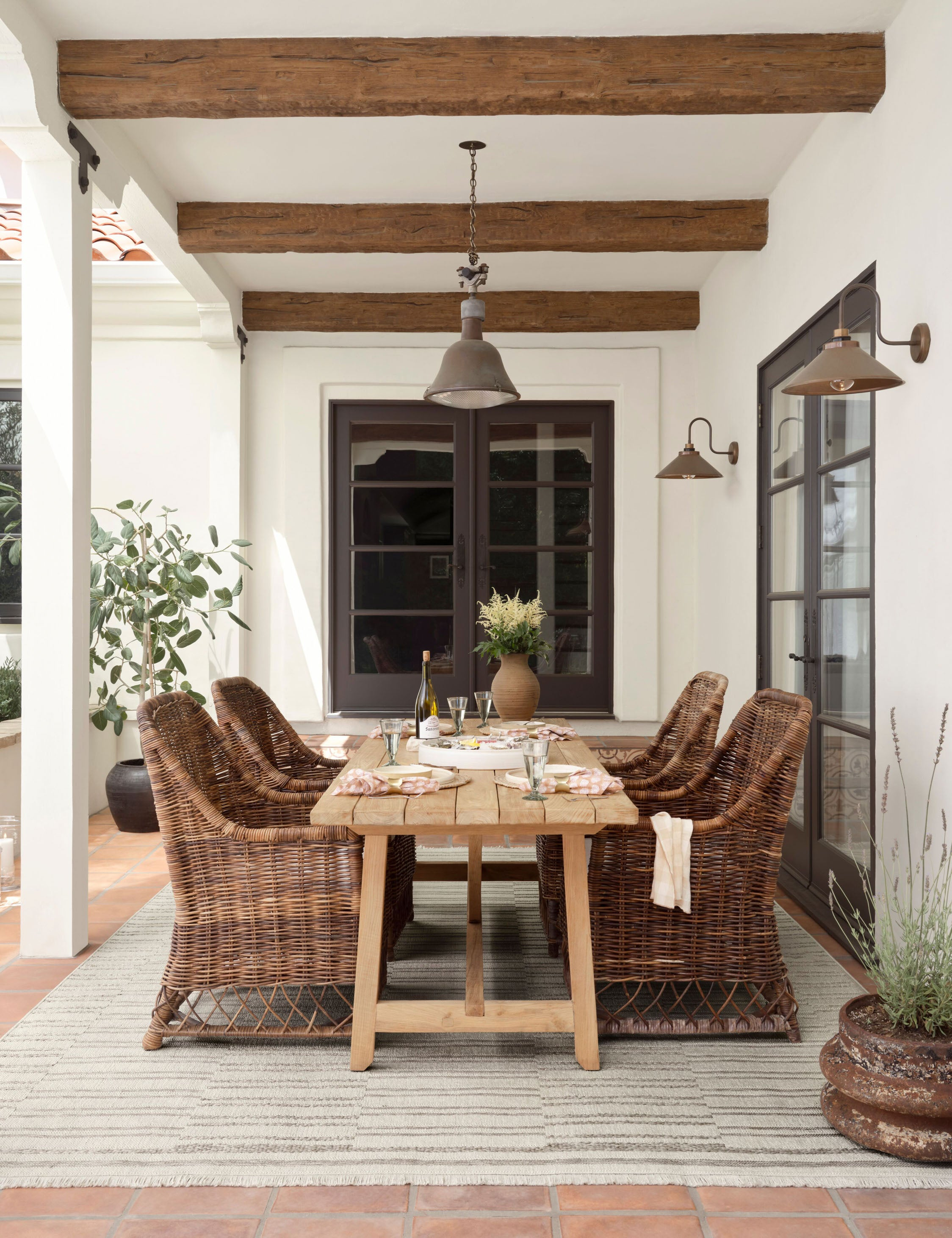 Malibu II Indoor / Outdoor Rug by Amber Lewis x Loloi - Ivory and Dove / 2'3" x 3'9"