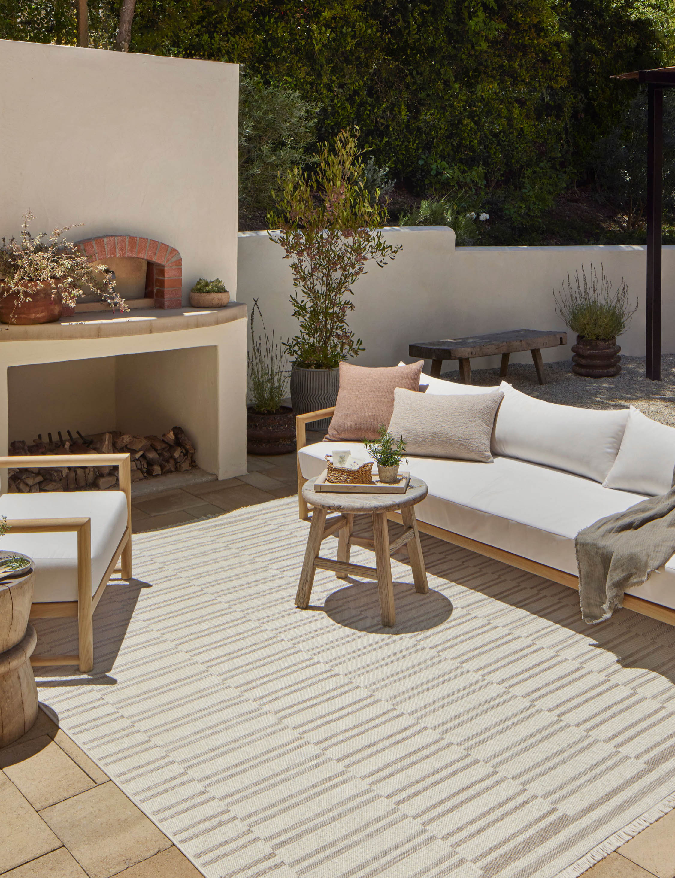 Malibu II Indoor / Outdoor Rug by Amber Lewis x Loloi - Ivory and Dove / 2'3" x 3'9"