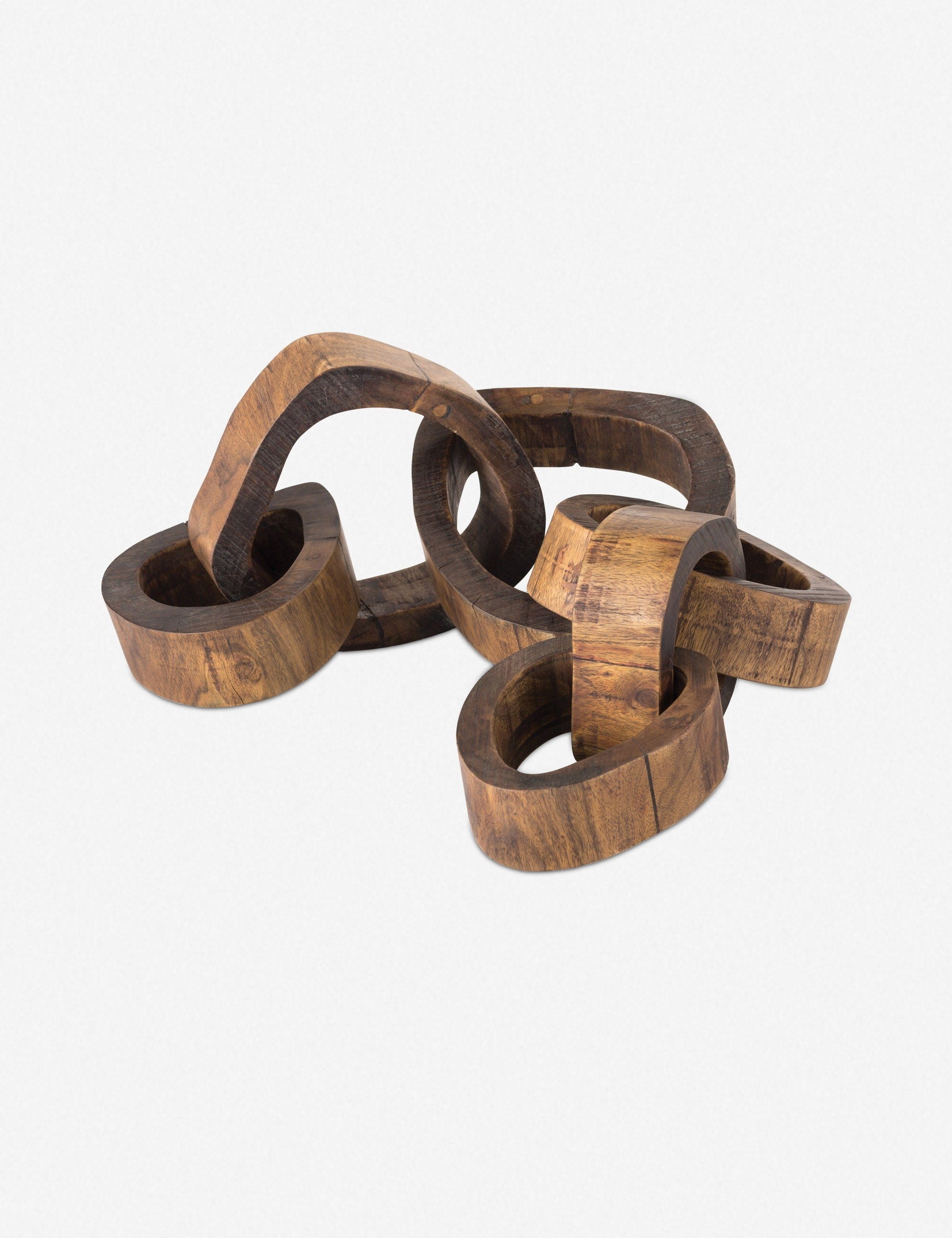 Wooden Links Centerpiece by Regina Andrew