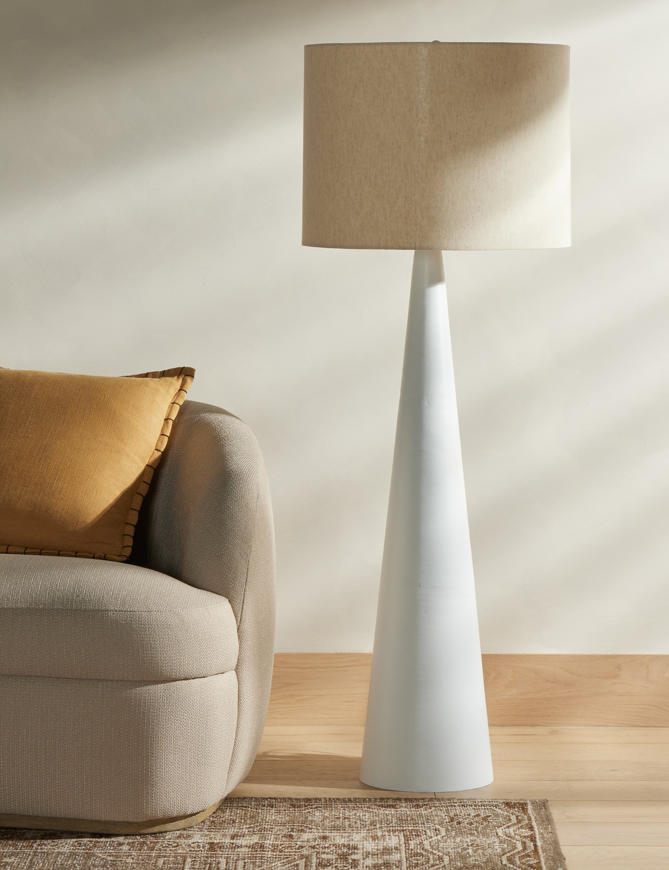 Saqlain Floor Lamp - White