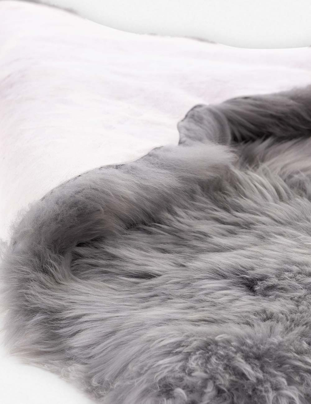 Vale Ombre Sheepskin Throw - Gray
