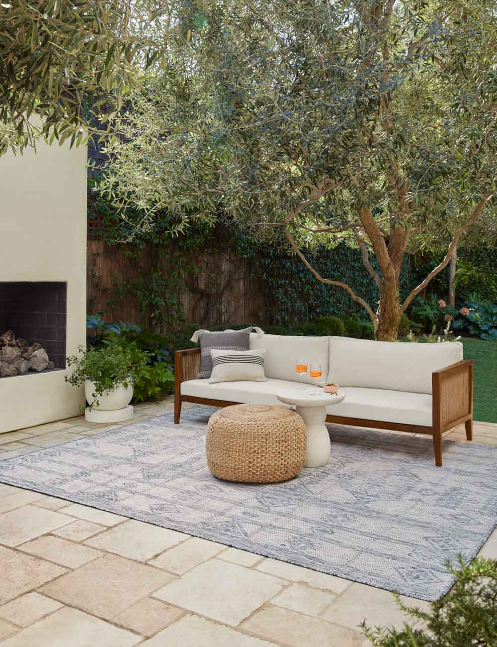 Yamina Indoor / Outdoor Rug - Blue / 5'3" x 7'