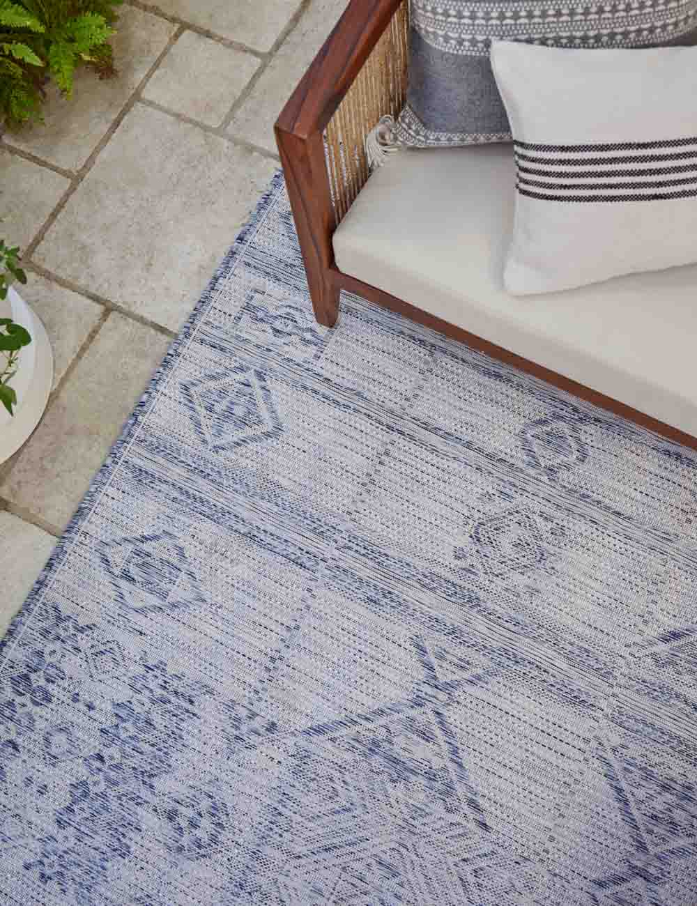 Yamina Indoor / Outdoor Rug - Blue / 5'3" x 7'