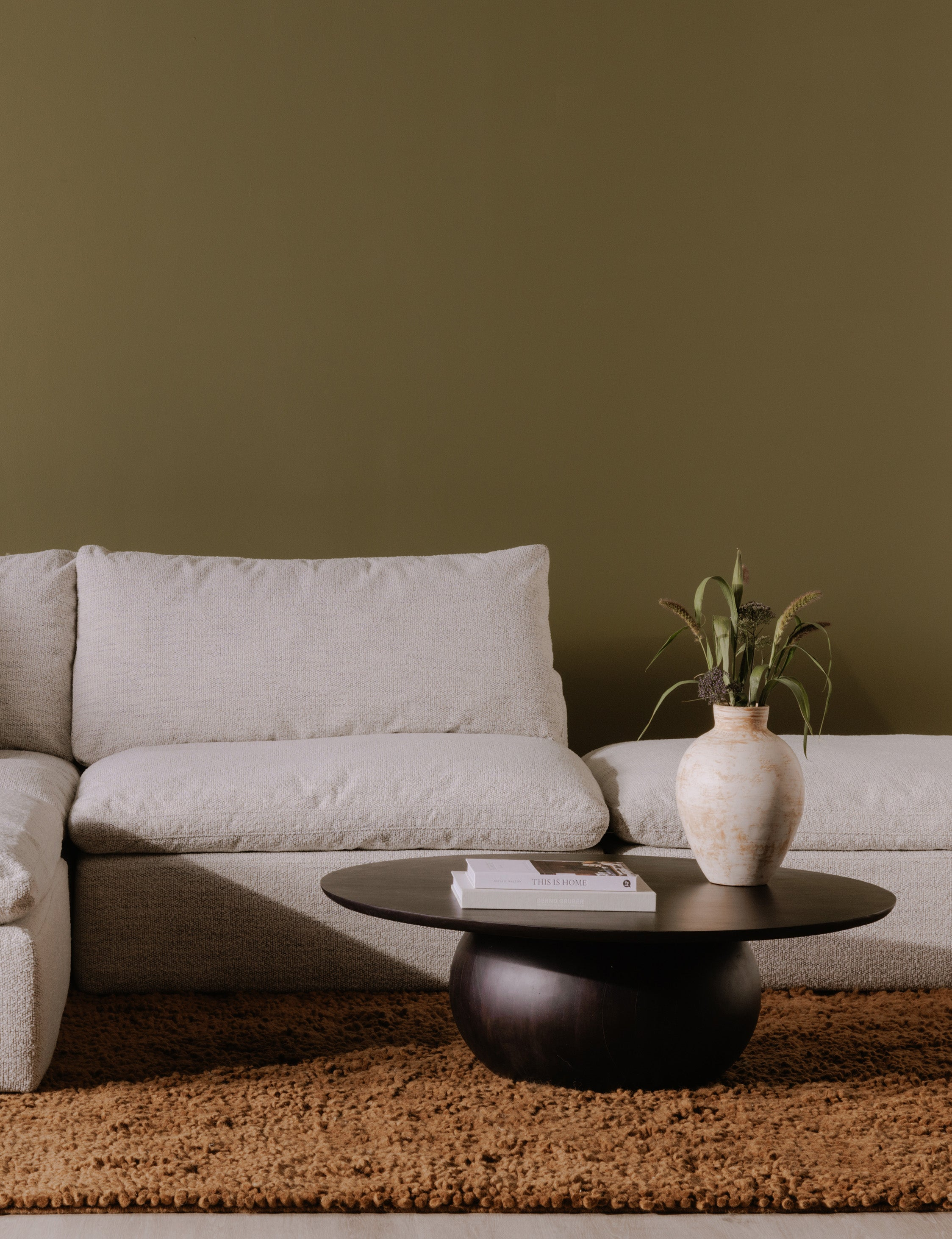 Jace Round Coffee Table - Black / 35"