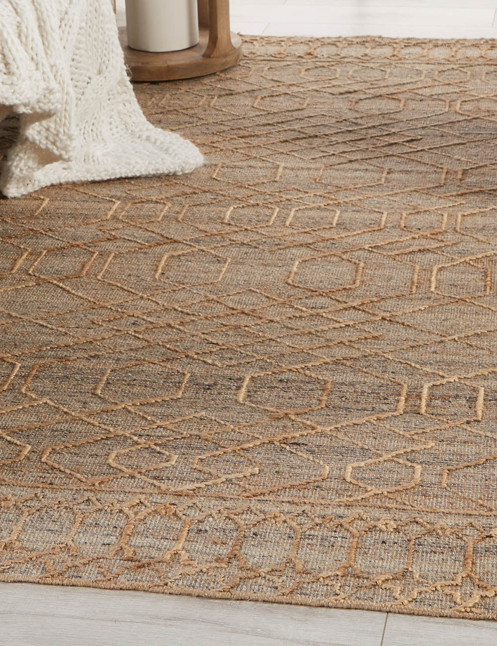 Ceres Handwoven Jute-Blend Rug - Beige and Gray / 9' x 12'